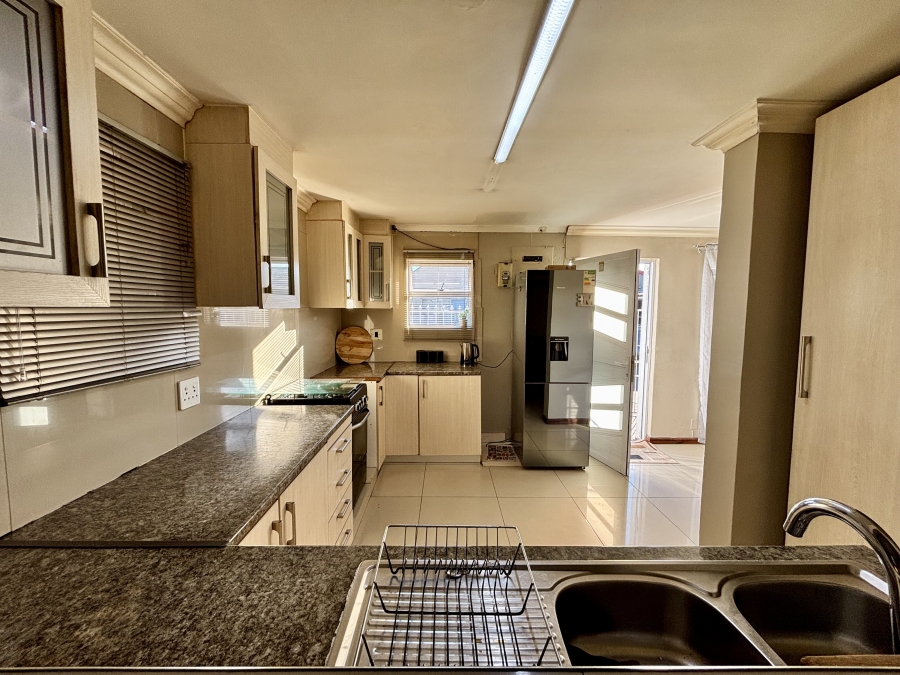 3 Bedroom Property for Sale in Westridge Western Cape